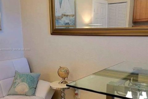 Appartement à louer à Hollywood, Floride: 1 chambre, 1038.55 m2 № 1988250 - photo 9
