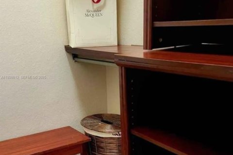 Appartement à louer à Hollywood, Floride: 1 chambre, 1038.55 m2 № 1988250 - photo 14