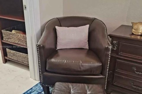 Appartement à louer à Hollywood, Floride: 1 chambre, 1038.55 m2 № 1988250 - photo 4