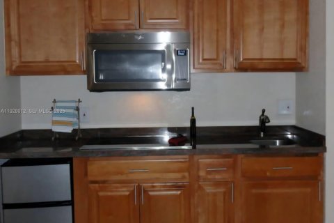 Appartement à louer à Hollywood, Floride: 1 chambre, 1038.55 m2 № 1988250 - photo 11