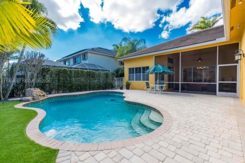 Villa ou maison à vendre à Weston, Floride: 5 chambres, 256.78 m2 № 2030510 - photo 2