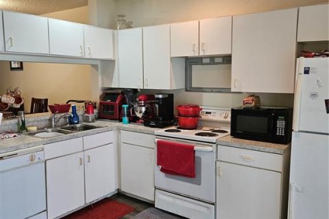 Townhouse in Wesley Chapel, Florida 2 bedrooms, 110 sq.m. № 1577160 - photo 10