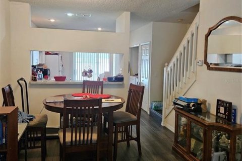 Townhouse in Wesley Chapel, Florida 2 bedrooms, 110 sq.m. № 1577160 - photo 8