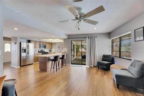 Casa en alquiler en Apollo Beach, Florida, 3 dormitorios, 165.37 m2 № 1865891 - foto 22