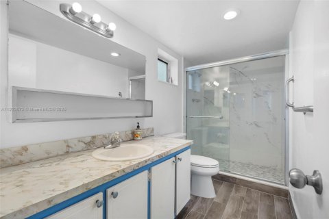 Condo in North Miami Beach, Florida, 2 bedrooms  № 1977105 - photo 13