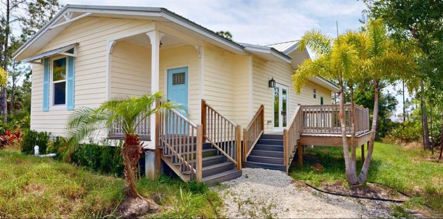 Villa ou maison à Punta Gorda, Floride 3 chambres, 112.69 m2 № 1901216