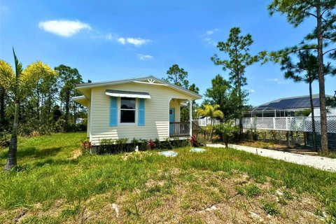 House in Punta Gorda, Florida 3 bedrooms, 112.69 sq.m. № 1901216 - photo 3
