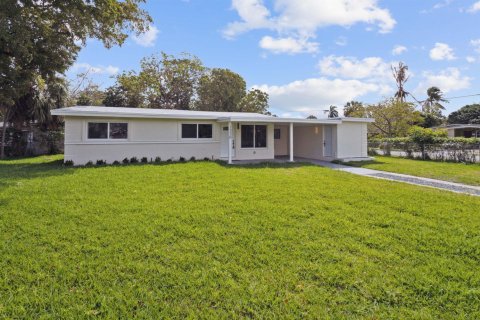 House in Fort Lauderdale, Florida 3 bedrooms, 104.24 sq.m. № 2077740