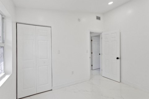 House in Fort Lauderdale, Florida 3 bedrooms, 104.24 sq.m. № 2077740 - photo 22