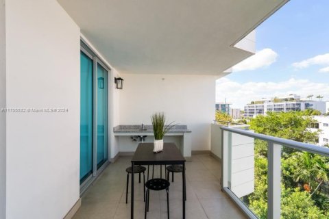 Condominio en venta en Bay Harbor Islands, Florida, 2 dormitorios, 88.72 m2 № 1694963 - foto 28