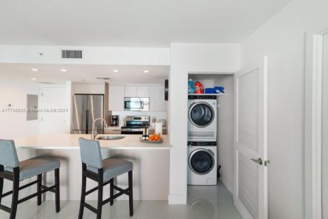 Condominio en venta en Bay Harbor Islands, Florida, 2 dormitorios, 88.72 m2 № 1694963 - foto 3