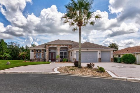 House in Leesburg, Florida 3 bedrooms, 284.93 sq.m. № 2290609