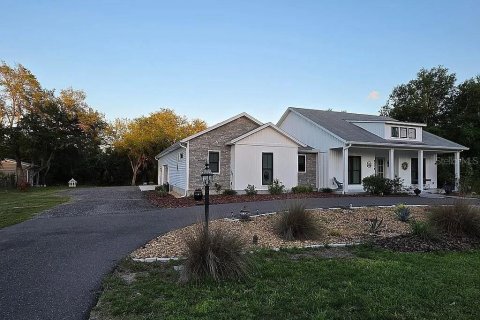House in New Smyrna Beach, Florida 3 bedrooms, 350.15 sq.m. № 2112164 - photo 2