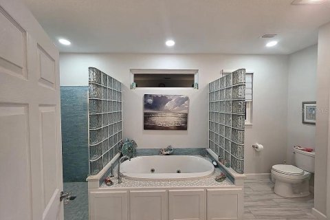 House in New Smyrna Beach, Florida 3 bedrooms, 350.15 sq.m. № 2112164 - photo 9