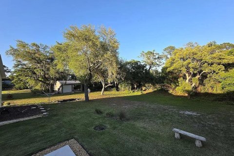 House in New Smyrna Beach, Florida 3 bedrooms, 350.15 sq.m. № 2112164 - photo 22
