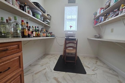 House in New Smyrna Beach, Florida 3 bedrooms, 350.15 sq.m. № 2112164 - photo 21