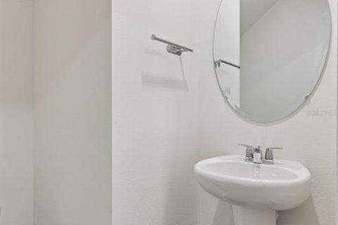 Touwnhouse à vendre à Osteen, Floride: 3 chambres, 163.32 m2 № 2306362 - photo 7