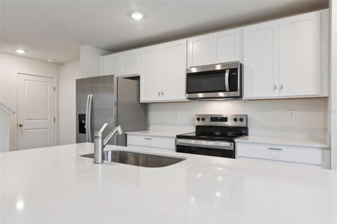 Touwnhouse à vendre à Osteen, Floride: 3 chambres, 163.32 m2 № 2306362 - photo 10