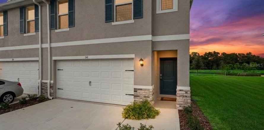 Touwnhouse à Osteen, Floride 3 chambres, 163.32 m2 № 2306362