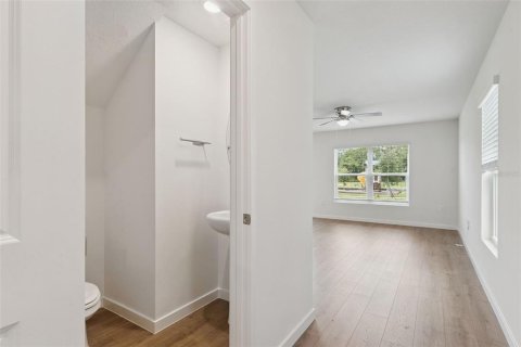 Touwnhouse à vendre à Osteen, Floride: 3 chambres, 163.32 m2 № 2306362 - photo 6