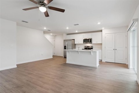 Touwnhouse à vendre à Osteen, Floride: 3 chambres, 163.32 m2 № 2306362 - photo 13