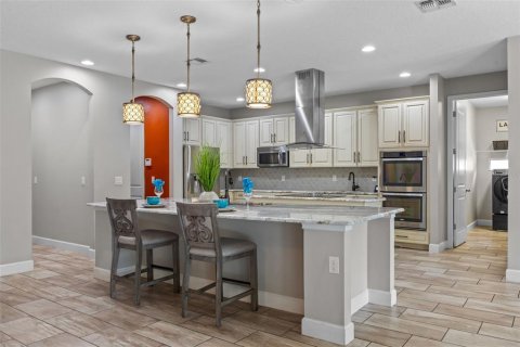 Casa en venta en Kissimmee, Florida, 6 dormitorios, 490.52 m2 № 1858122 - foto 20