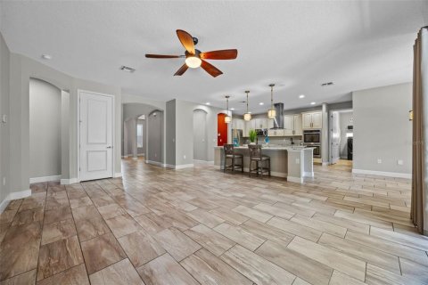 Casa en venta en Kissimmee, Florida, 6 dormitorios, 490.52 m2 № 1858122 - foto 21
