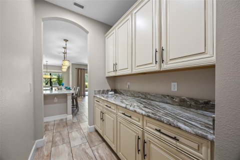 Casa en venta en Kissimmee, Florida, 6 dormitorios, 490.52 m2 № 1858122 - foto 29