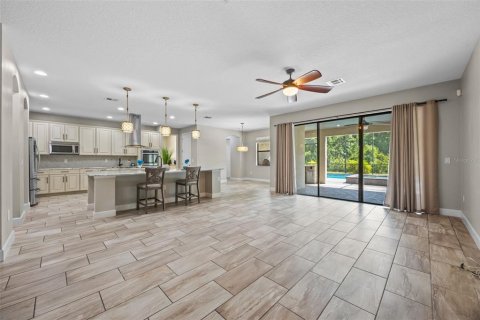 Casa en venta en Kissimmee, Florida, 6 dormitorios, 490.52 m2 № 1858122 - foto 18