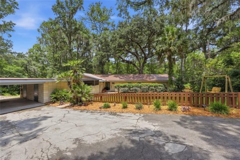 House in Gainesville, Florida 3 bedrooms, 185.9 sq.m. № 2267545 - photo 2