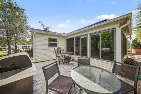 House in The Villages, Florida 2 bedrooms, 112.97 sq.m. № 2217578 - photo 21