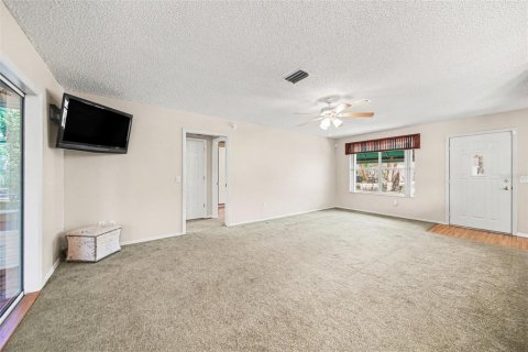 House in The Villages, Florida 2 bedrooms, 112.97 sq.m. № 2217578 - photo 8