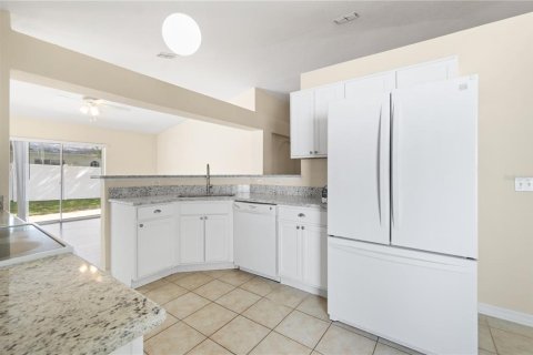 Casa en venta en Tavares, Florida, 4 dormitorios, 173.54 m2 № 1903033 - foto 12