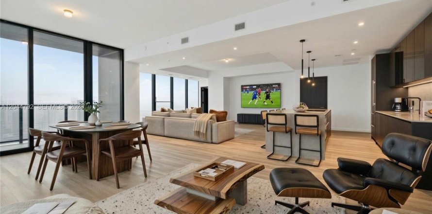Condo in Miami, Florida, 3 bedrooms № 2251773