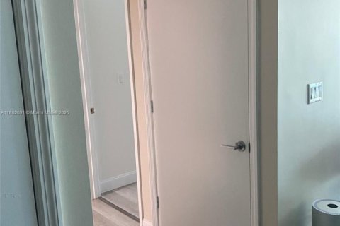 Снять в аренду кондоминиум в Майами, Флорида 1 спальня, 68.56м2, № 1890914 - фото 12