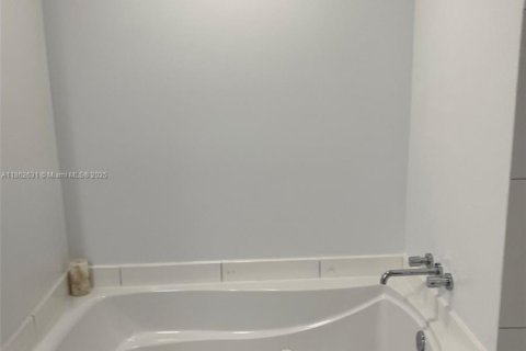 Снять в аренду кондоминиум в Майами, Флорида 1 спальня, 68.56м2, № 1890914 - фото 10