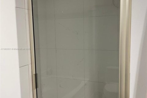 Снять в аренду кондоминиум в Майами, Флорида 1 спальня, 68.56м2, № 1890914 - фото 9