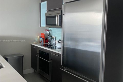 Снять в аренду кондоминиум в Майами, Флорида 1 спальня, 68.56м2, № 1890914 - фото 4