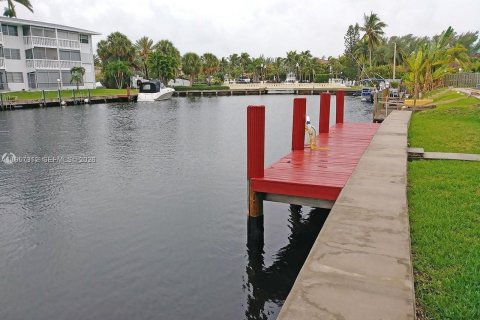 Condominio en Hallandale Beach, Florida, 1 dormitorio  № 2011267