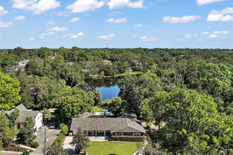 House in Mount Dora, Florida 4 bedrooms, 267.37 sq.m. № 2229254