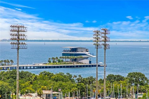 Condo in Saint Petersburg, Florida, 2 bedrooms  № 1841818 - photo 15