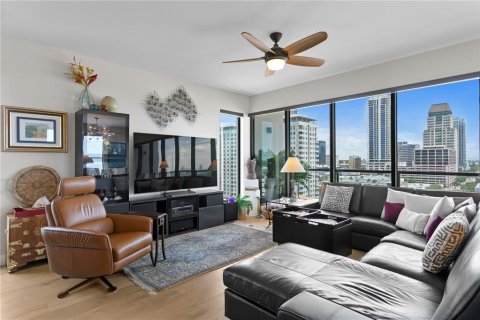 Condo in Saint Petersburg, Florida, 2 bedrooms  № 1841818 - photo 6