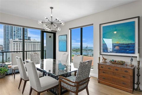 Condo in Saint Petersburg, Florida, 2 bedrooms  № 1841818 - photo 10