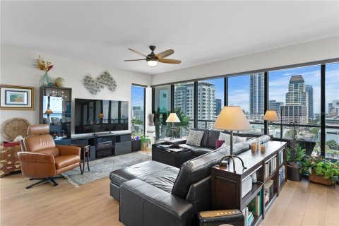 Condo in Saint Petersburg, Florida, 2 bedrooms  № 1841818 - photo 7