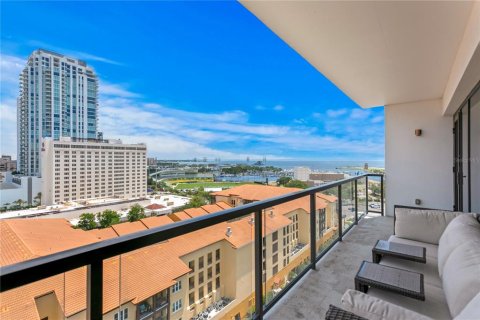 Condo in Saint Petersburg, Florida, 2 bedrooms  № 1841818 - photo 21