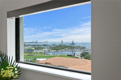 Condo in Saint Petersburg, Florida, 2 bedrooms  № 1841818 - photo 23