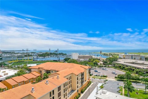 Condo in Saint Petersburg, Florida, 2 bedrooms  № 1841818 - photo 14