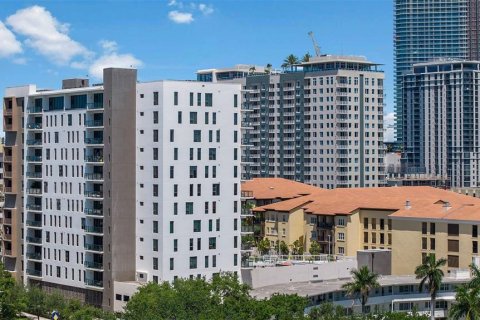 Condo in Saint Petersburg, Florida, 2 bedrooms  № 1841818 - photo 1
