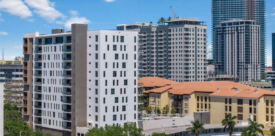 Condo in Saint Petersburg, Florida, 2 bedrooms № 1841818