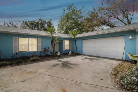 Villa ou maison à vendre à Land O' Lakes, Floride: 3 chambres, 166.85 m2 № 1734250 - photo 2